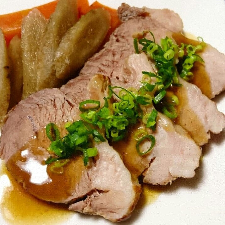 ストウブDE〜ごぼうが美味い煮豚